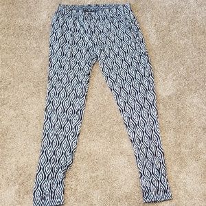 Silky feeling leggings/ pants